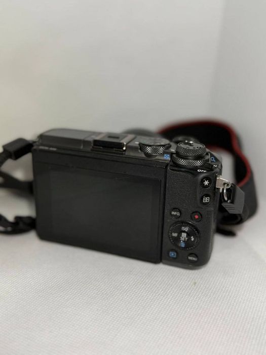Canon EOS M6 беззеркалка — маленькая, но мощная!