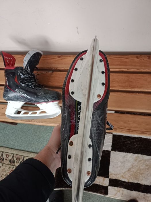 Коньки хоккейные