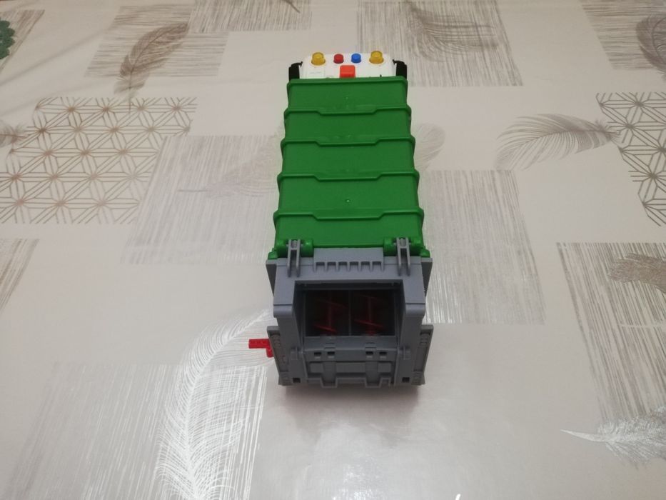 Продам  Мусоровоз игрушкыный