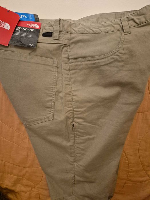 Спортен панталон The  North Face, casual, standard fit