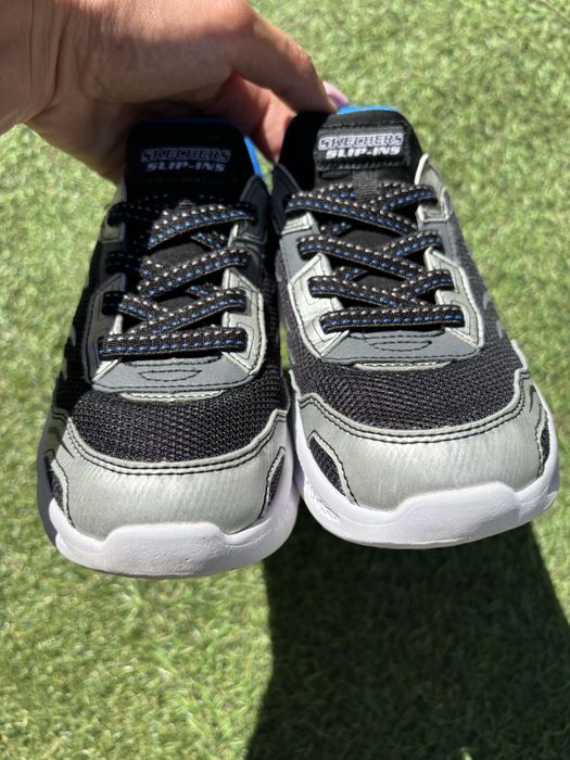 Adidasi Skechers 34