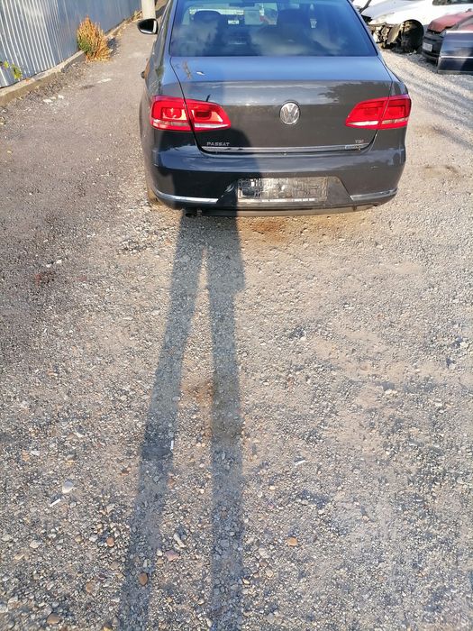 Dezmembrez Passat b7