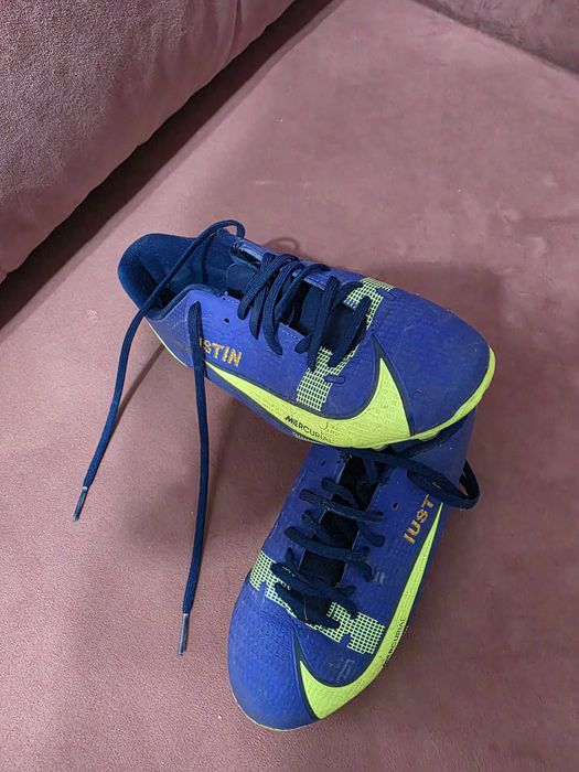 Vand ghete de fotbal NIKE Mercurial