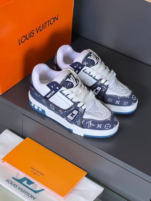 Adidasi Louis Vuitton noi