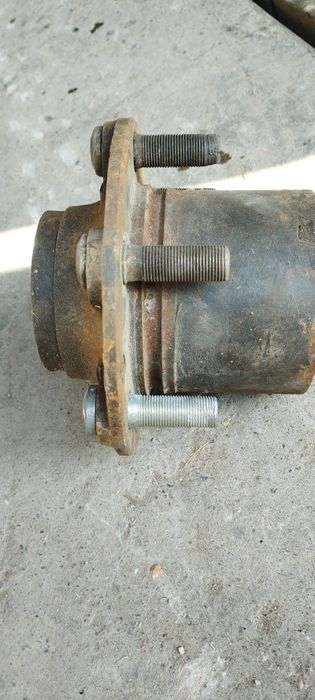 Продам ступицу полуоси Газель