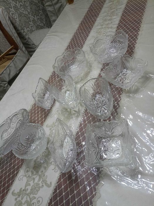 Продаю недорого хрустальные вазы