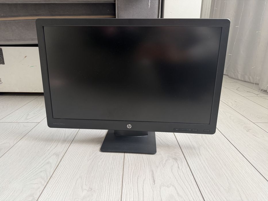 Монитор HP P240va