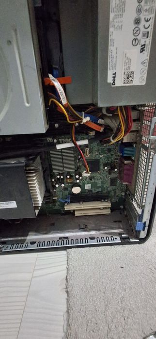Pc defect vechi pentru piese