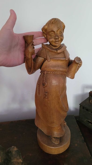 Statui de lemn masiv sculptat