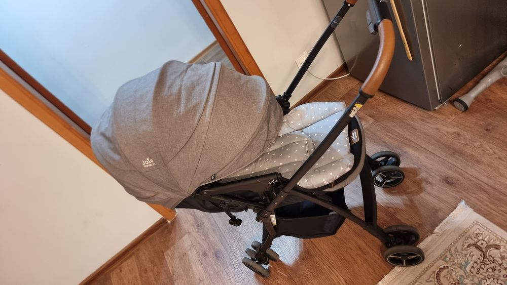 Коляска joie продам
