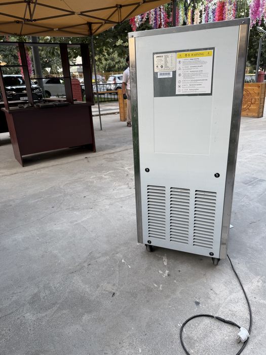 Апарат мороженое учун 220v кучланишда ишледи  олиб ишлатишга тайор