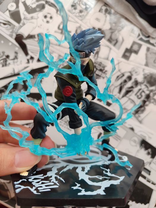 Продам фигурку Какаши