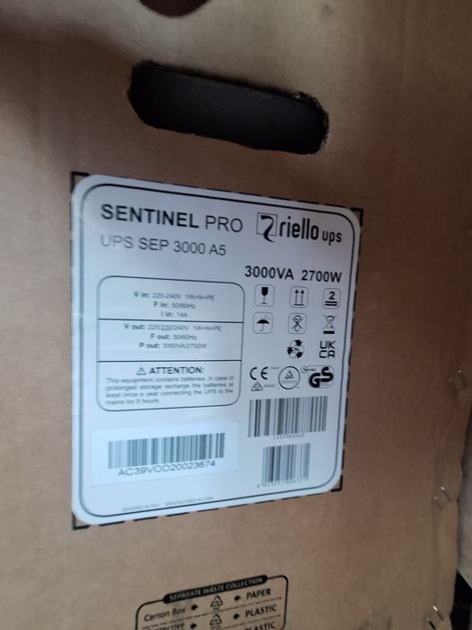 UPS Riello sentinel pro 3000VA 2700 W