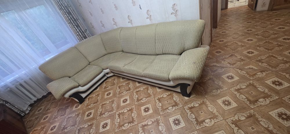 Отдам диван с креслом самовывоз