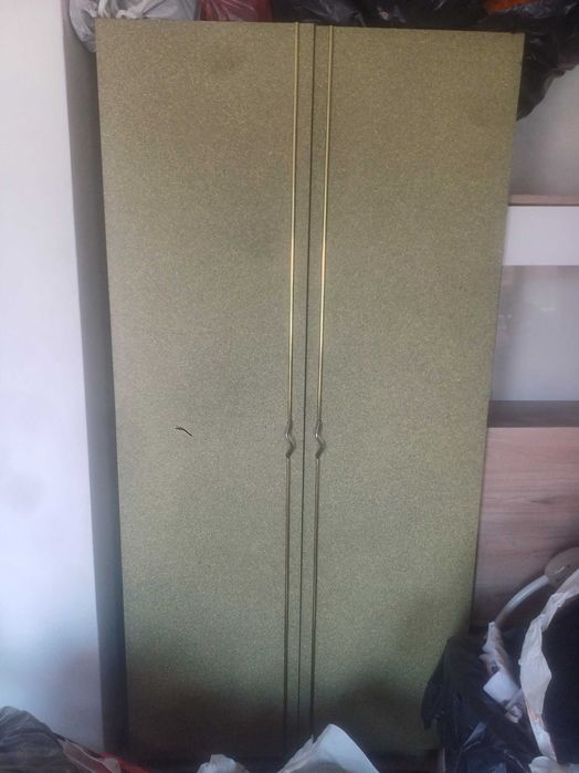 Продавам секция.