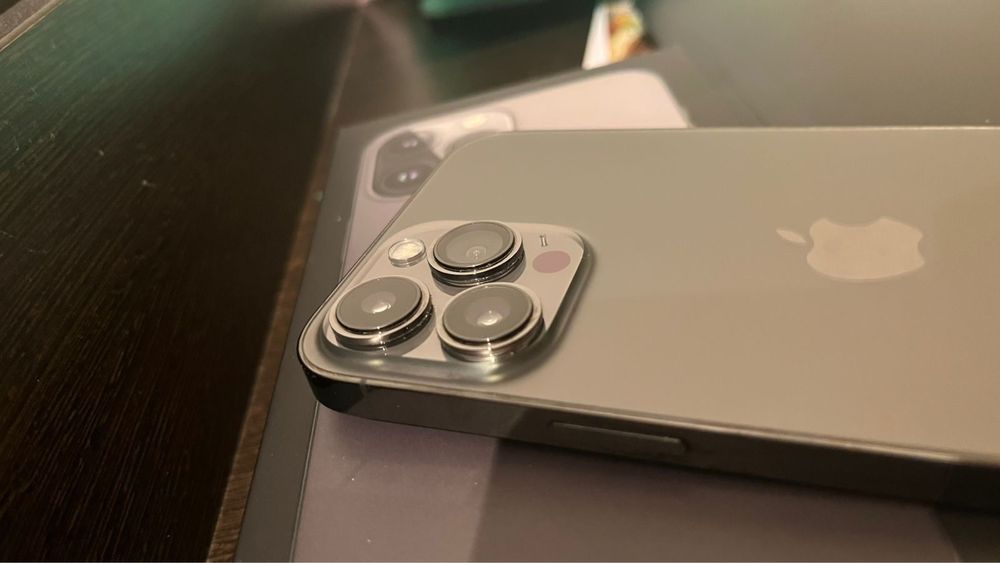 Продам айфон 13 про макс на 128гб