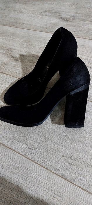 Обувь женская. Туфельки