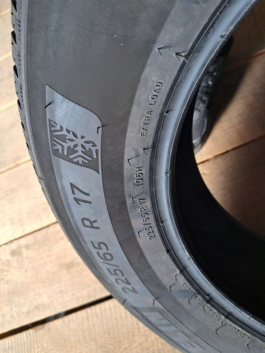 Anvelope desperecheate 225/65 R17 Michelin și Pirelli