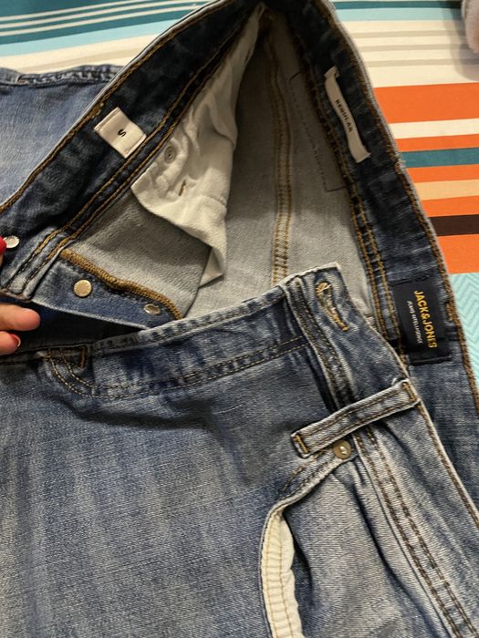 Pantaloni scurti de blugi