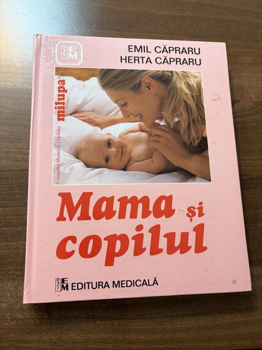 Carte Mama si copilul
