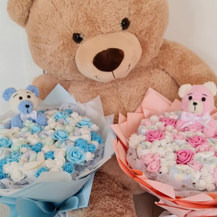 Букет бебе памперси плетен мече вечни рози  погача новородено  1