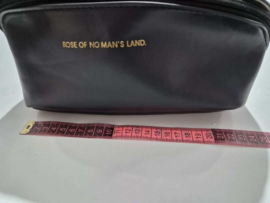 Trusă cosmetice/necesar voiaj "Rose of No Man's Land" (YSL), piele ecologică neagră, cu inscripție aurie