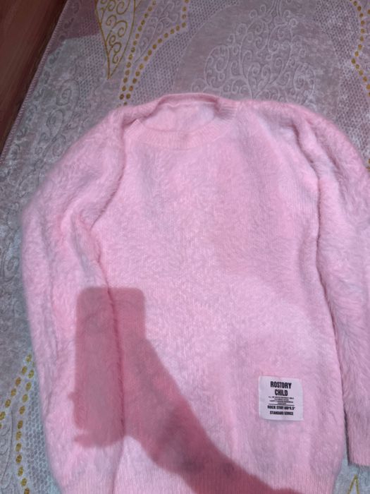 Пуловер в бебешко розово