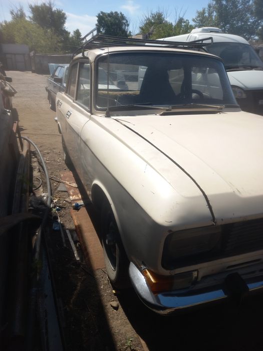 Продам  москвич.