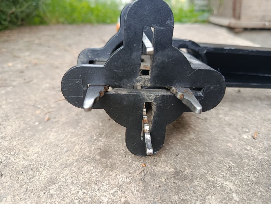 Dispozitiv de scos buruieni Fiskars W52