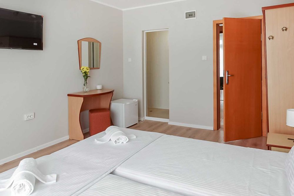 Нощувка в хотел Solea l Безп. паркинг l Ресторант & Детски кът