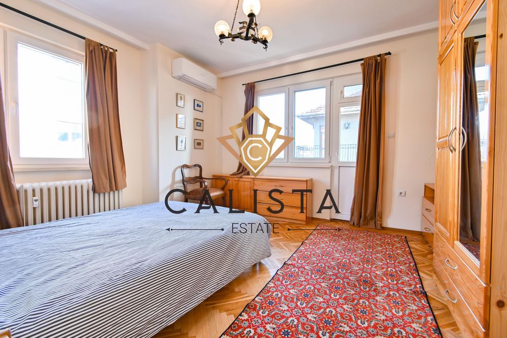 Дава се под наем Тристаен апартамент в София, Център - 135 кв.м за 1099 € - Снимка #16