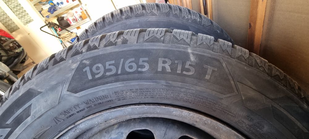 De vânzare set 4 cauciucuri iarnă 195 65 R15