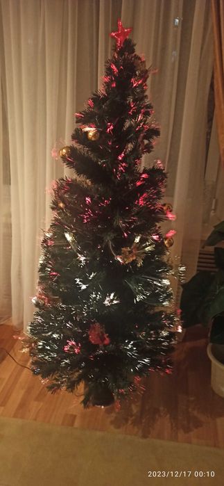 Ёлка красивая                                            .