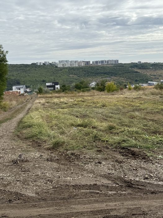 Teren Intravilan ( zona Beldiman Rediu-Valea Lupului )langa Done Rez
