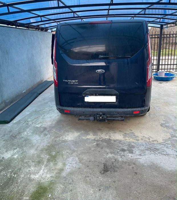 Ford Costom 2015 товарен бус запазен в движение