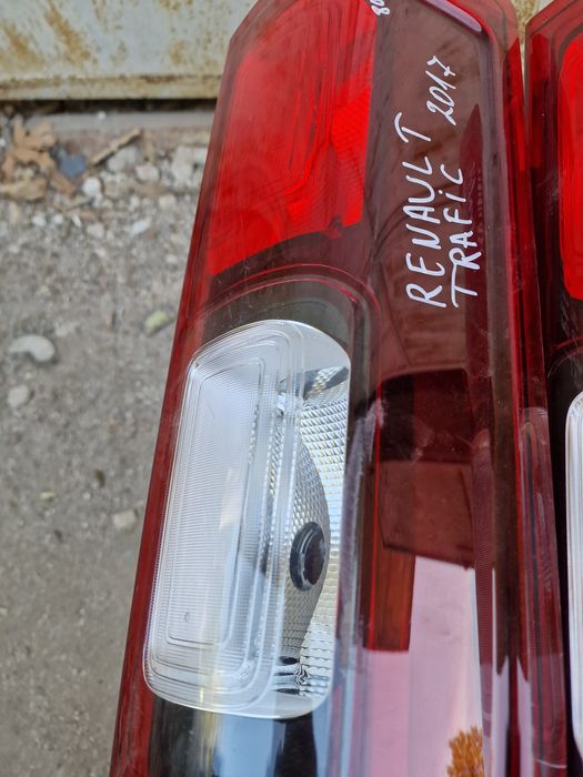 RENAULT TRAFIC 2020 заден ляв стоп