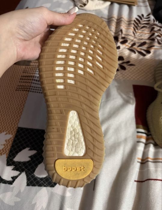 Adidas Yeezy Boost 350 V2 Flax – mărimea 36 – purtați de 2 ori