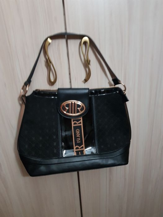 Рокля и чанта цвят черно