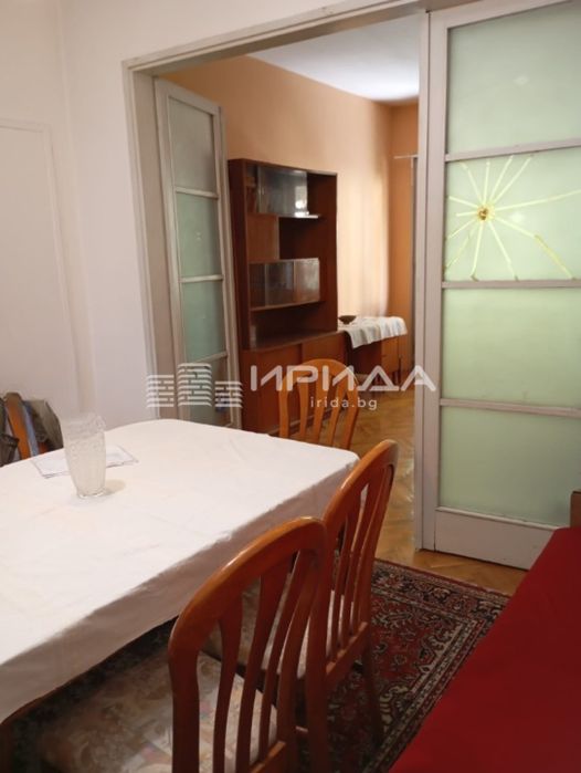 Тристаен апартамент в Идеален Център!