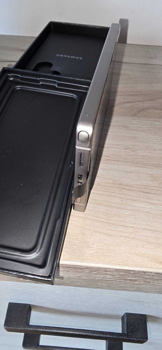 telefon  ultra  memorie de 1 tera