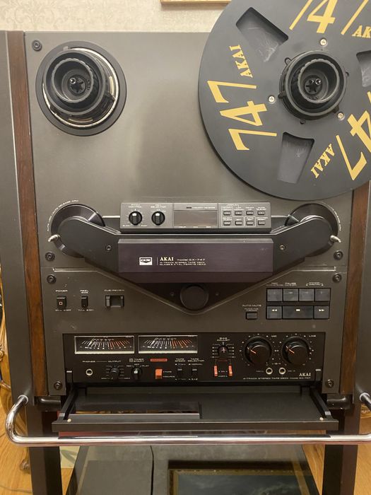 Магнитофон Akai gx747