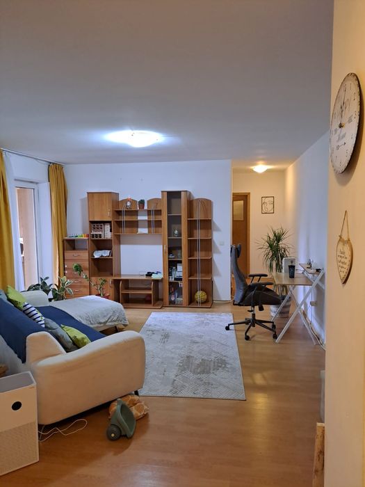 Închiriez ap.2 camere mall