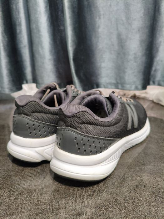 Оригинальные кроссовки New Balance 411