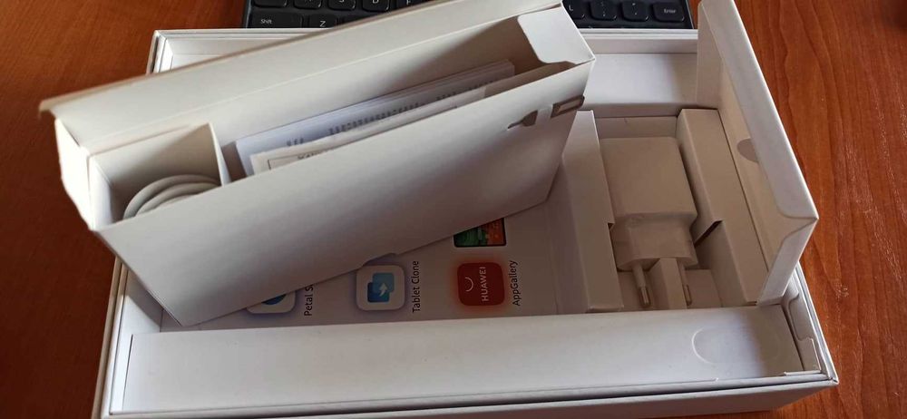 Чисто нов таблет Huawei MatePad 10.4