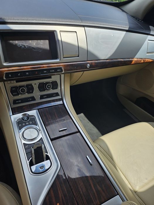 De vănzare Jaguar XF facelift din 2013