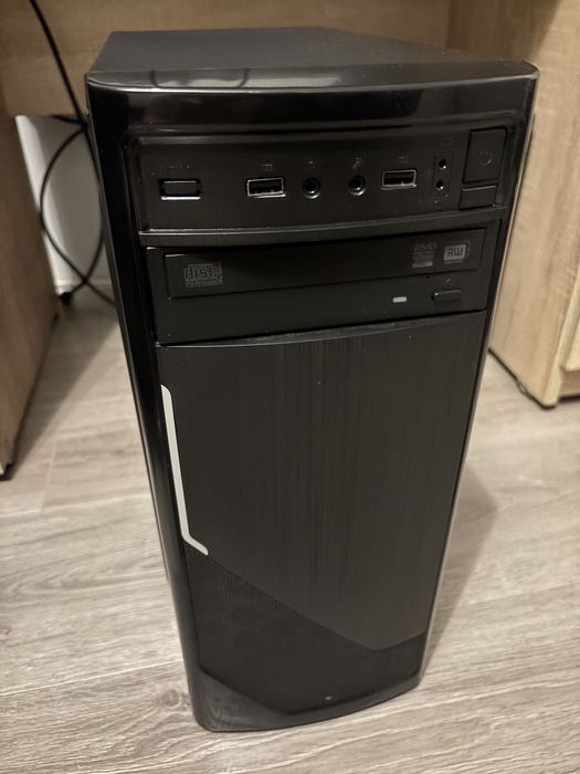 Pc gaming cu Monitor