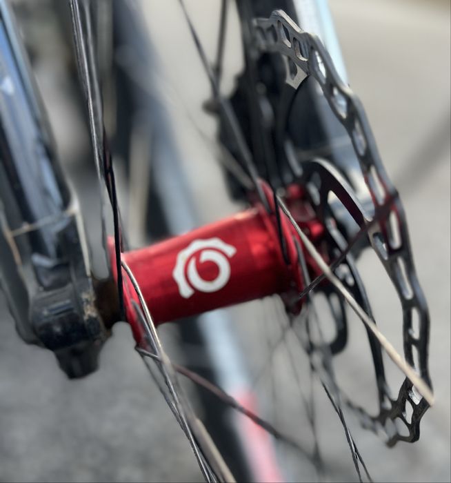 Капли Industry Nine, шини DT Swiss и HOPE