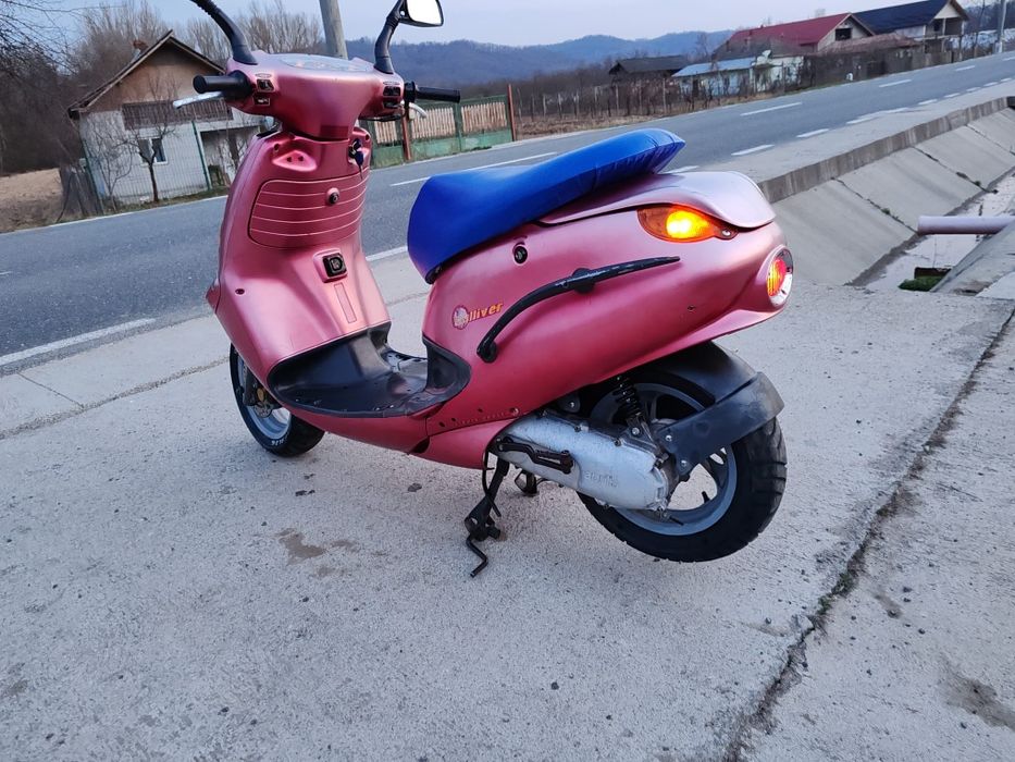 Vând aprilia Gulliver 50cc, răcire pe apă, acte italia