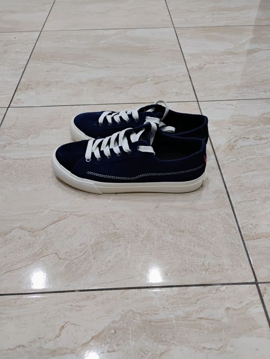 Teniși Levi's Nr 40