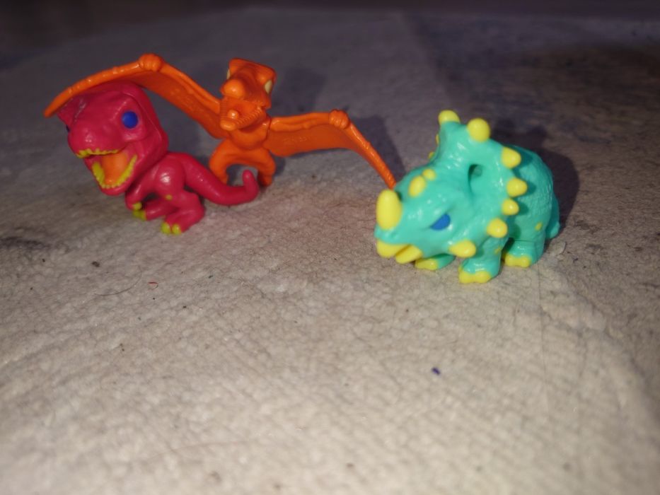 Продам динозавры Киндер Джой